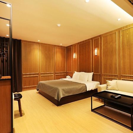 Gloria Hotel سيونغنام المظهر الخارجي الصورة