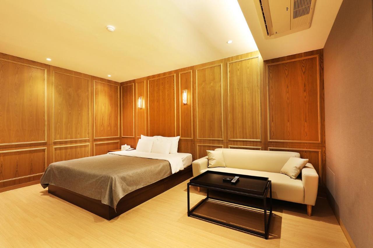 Gloria Hotel سيونغنام المظهر الخارجي الصورة