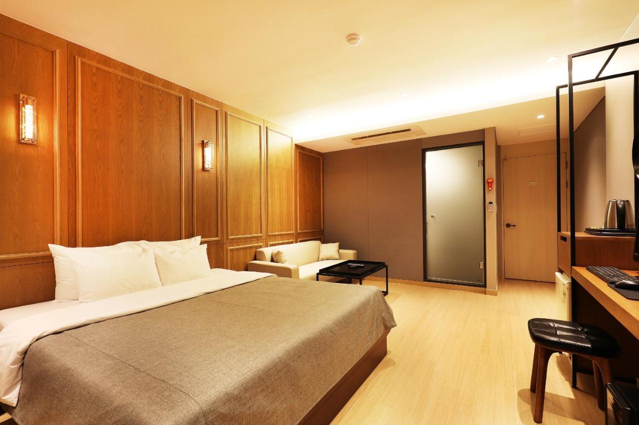 Gloria Hotel سيونغنام المظهر الخارجي الصورة