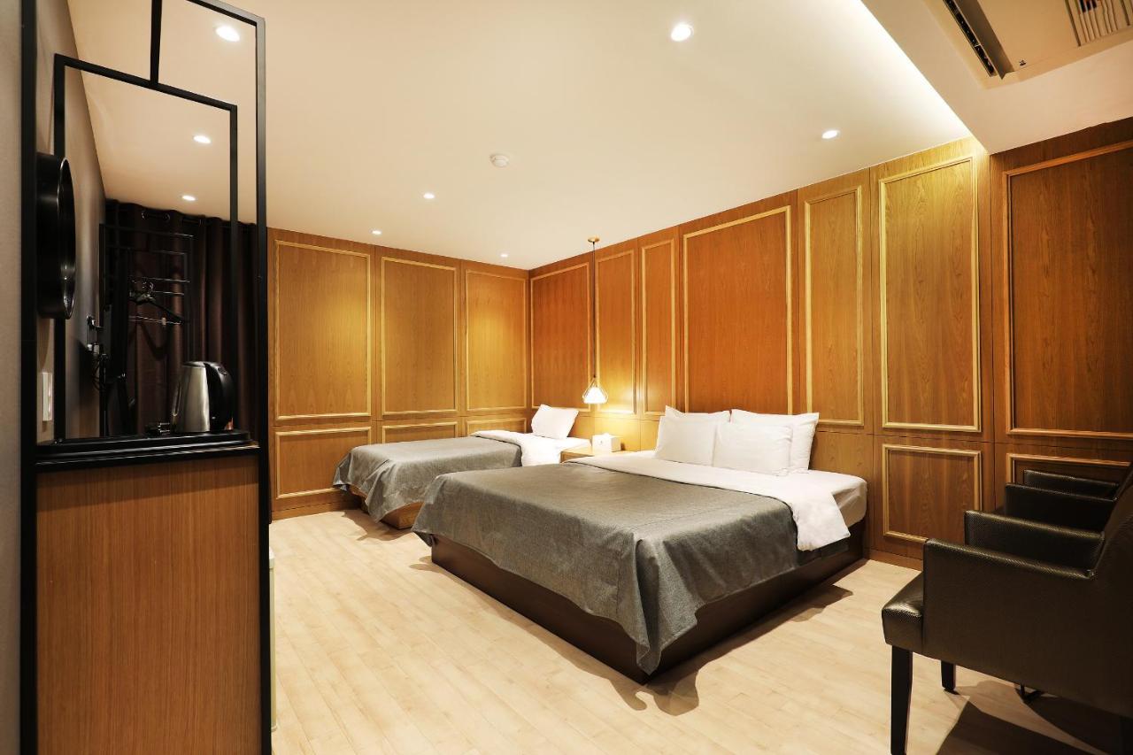 Gloria Hotel سيونغنام المظهر الخارجي الصورة